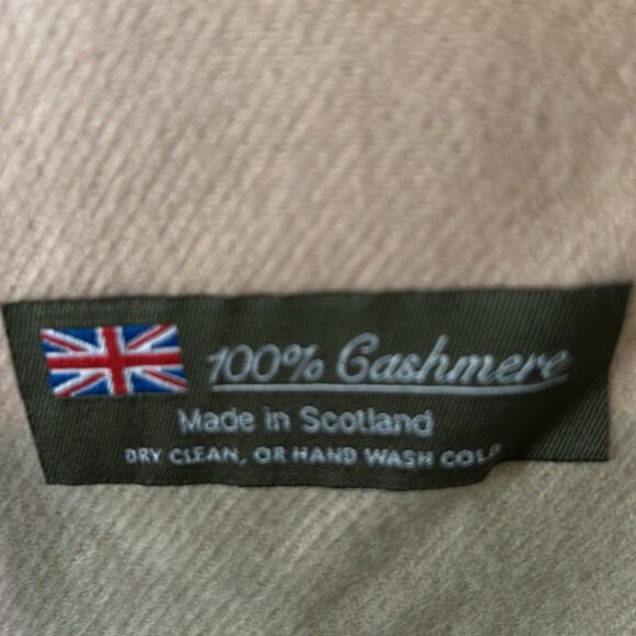 100% Cashmere Pink and Gray Checkered Scarf - Picture 2 of 5